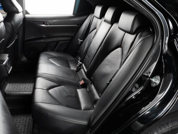 Toyota Camry VII (XV50) Рестайлинг 2 с пробегом 2018 года, цена 2 750 000 рублей, 93660 км, седан, Автокод Объявления