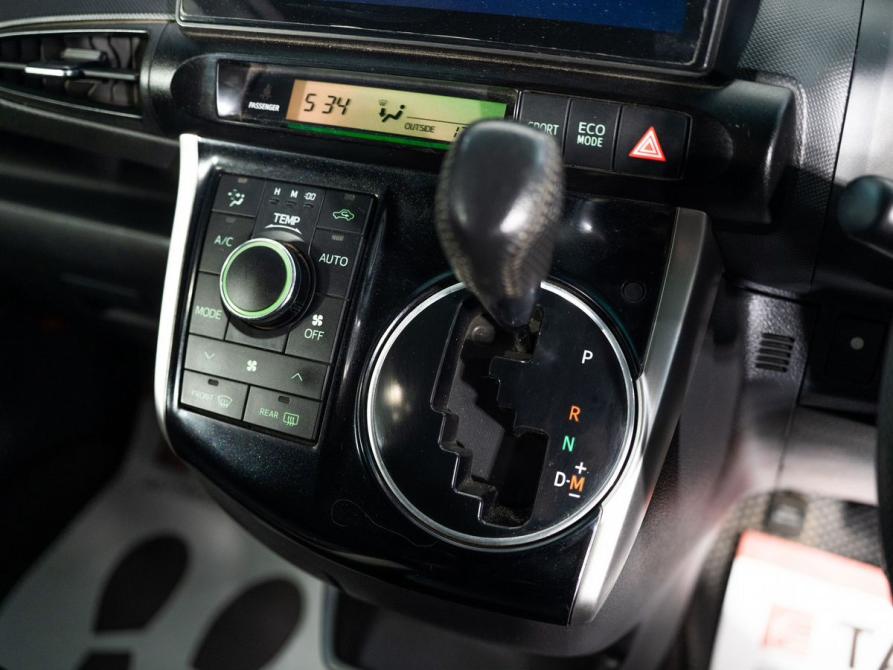 Toyota Wish II Рестайлинг Иркутск  - изображение 12