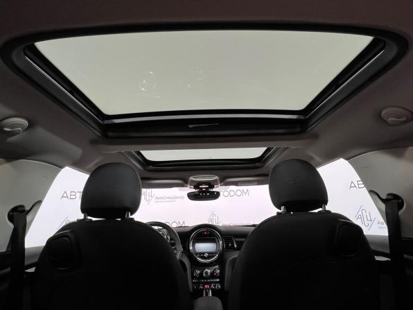 Mini Hatch III (F55/F56) Рестайлинг с пробегом 2019 года, цена 1 749 900 рублей, 68940 км, хэтчбек, Автокод Объявления
