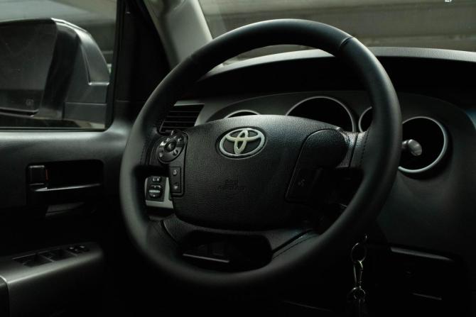 Toyota Tundra II с пробегом 2010 года, цена 2 799 000 рублей, 174342 км, пикап, Автокод Объявления