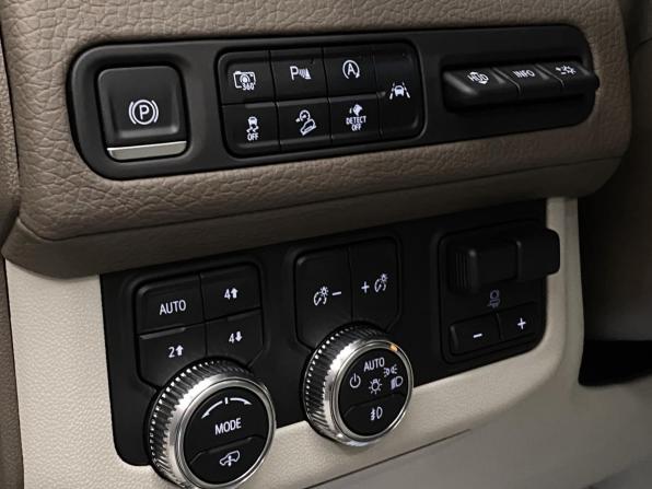 GMC Yukon V с пробегом 2022 года, цена 11 350 000 рублей, 34500 км, внедорожник, Автокод Объявления