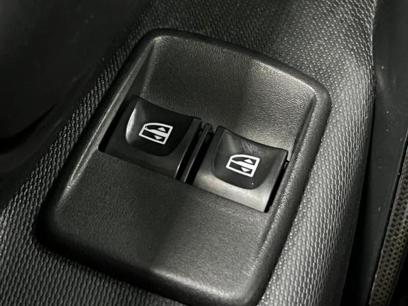 Renault Sandero II Рестайлинг с пробегом 2019 года, цена 1 150 000 рублей, 60000 км, хэтчбек, Автокод Объявления