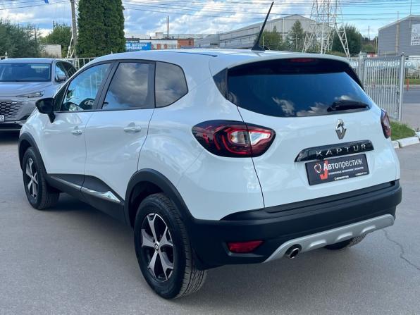 Renault Kaptur I Рестайлинг с пробегом 2021 года, цена 1 530 000 рублей, 46048 км, внедорожник, Автокод Объявления