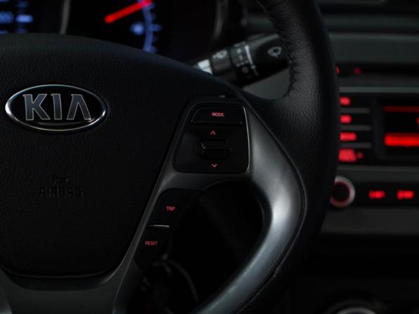 Kia Rio III Рестайлинг с пробегом 2016 года, цена 839 050 рублей, 141050 км, седан, Автокод Объявления