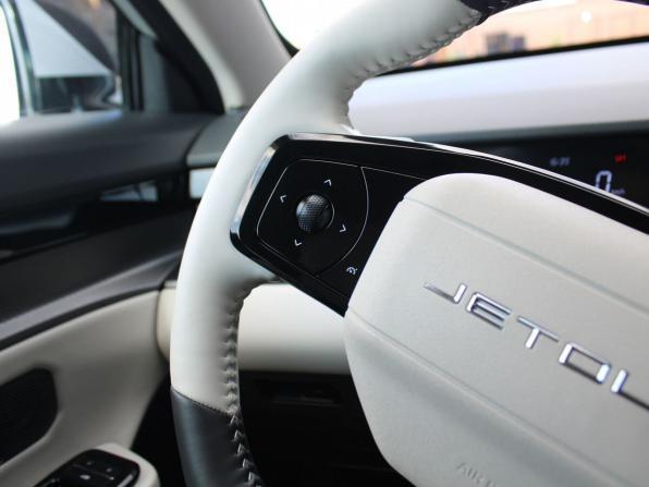 JETOUR DASHING I с пробегом 2023 года, цена 1 959 000 рублей, 55537 км, внедорожник, Автокод Объявления