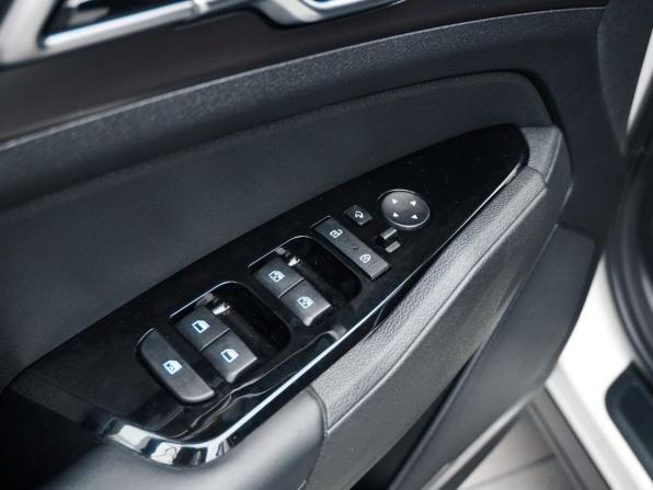 Kia Sportage V с пробегом 2025 года, цена 3 750 000 рублей, 13500 км, внедорожник, Автокод Объявления