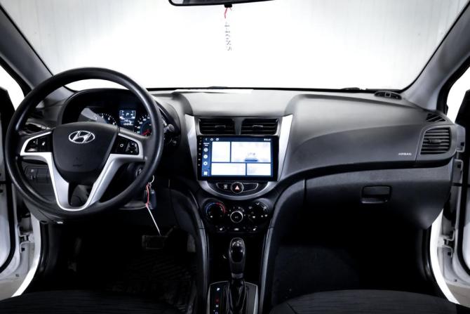 Hyundai Solaris I Рестайлинг с пробегом 2015 года, цена 1 040 000 рублей, 134939 км, седан, Автокод Объявления