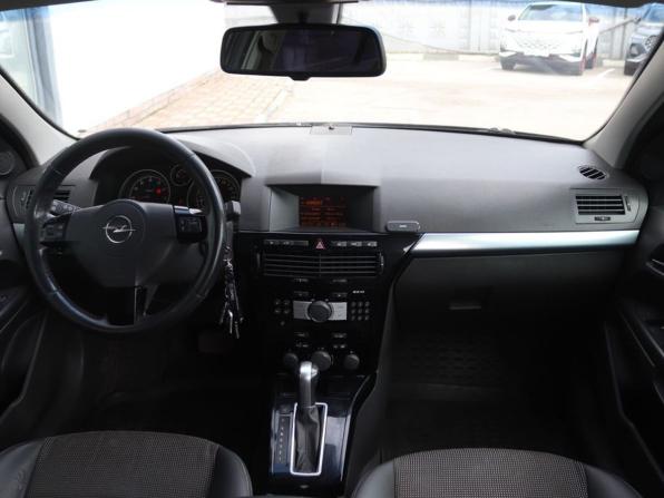 Opel Astra H Рестайлинг с пробегом 2010 года, цена 479 000 рублей, 253000 км, седан, Автокод Объявления