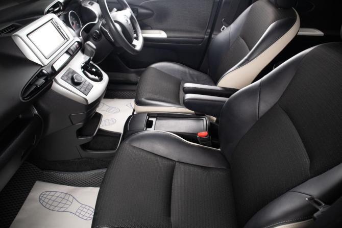 Toyota Wish II Рестайлинг с пробегом 2015 года, цена 1 899 000 рублей, 69840 км, минивэн, Автокод Объявления