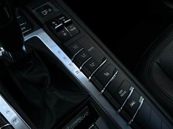 Porsche Macan I с пробегом 2016 года, цена 3 876 400 рублей, 92141 км, внедорожник, Автокод Объявления