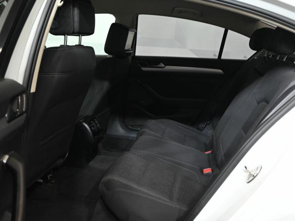 Volkswagen Passat B8 с пробегом 2015 года, цена 1 750 000 рублей, 150636 км, седан, Автокод Объявления