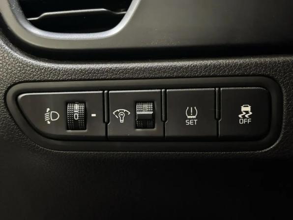 Kia Rio IV Рестайлинг с пробегом 2021 года, цена 1 418 000 рублей, 146805 км, седан, Автокод Объявления