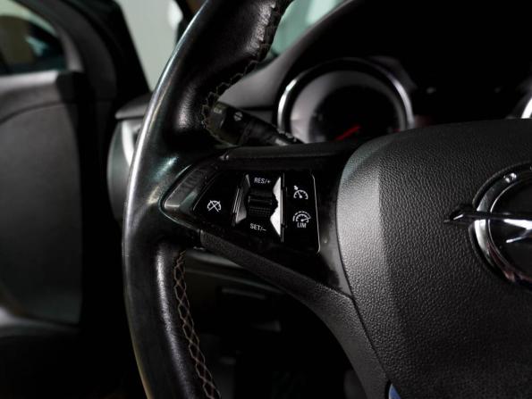 Opel Astra K с пробегом 2019 года, цена 1 099 000 рублей, 196714 км, универсал, Автокод Объявления