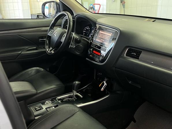 Mitsubishi Outlander III Рестайлинг 3 с пробегом 2019 года, цена 2 499 000 рублей, 120720 км, внедорожник, Автокод Объявления
