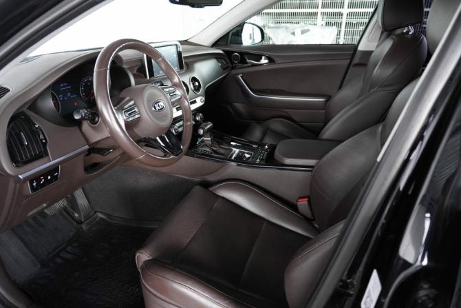 Kia Stinger I с пробегом 2018 года, цена 2 330 000 рублей, 131615 км, лифтбек, Автокод Объявления