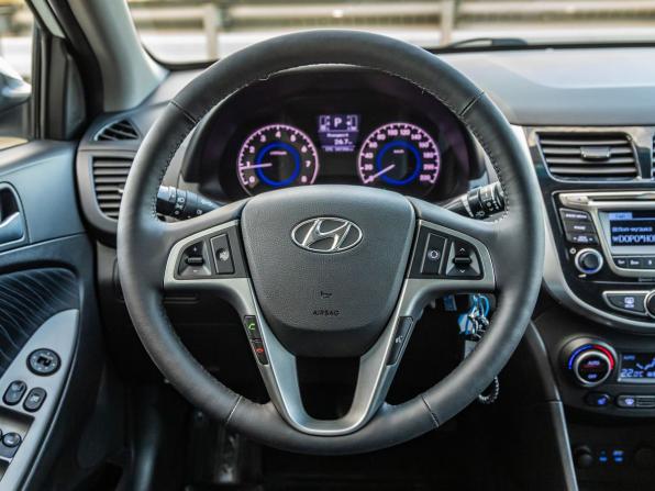 Hyundai Solaris I Рестайлинг с пробегом 2015 года, цена 1 048 000 рублей, 147300 км, седан, Автокод Объявления