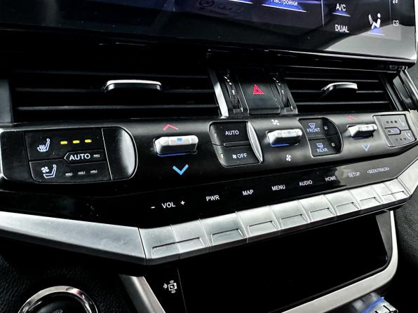 Toyota Land Cruiser 200 Series Рестайлинг 1 с пробегом 2014 года, цена 5 750 000 рублей, 181055 км, внедорожник, Автокод Объявления