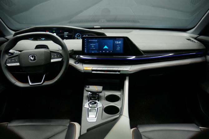 Changan UNI-V I с пробегом 2024 года, цена 2 482 000 рублей, 48000 км, лифтбек, Автокод Объявления