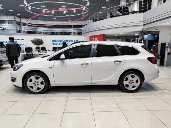 Opel Astra J Рестайлинг с пробегом 2013 года, цена 700 000 рублей, 211105 км, универсал, Автокод Объявления