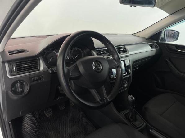 Skoda Rapid I Рестайлинг с пробегом 2019 года, цена 1 020 000 рублей, 206634 км, лифтбек, Автокод Объявления