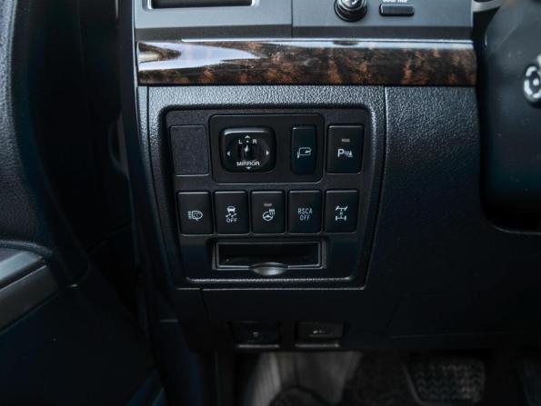 Toyota Land Cruiser 200 Series Рестайлинг 1 с пробегом 2012 года, цена 3 319 000 рублей, 240615 км, внедорожник, Автокод Объявления