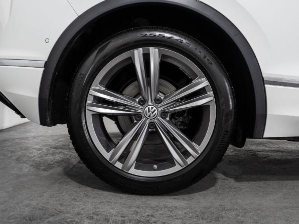 Volkswagen Tiguan II с пробегом 2016 года, цена 2 449 000 рублей, 60208 км, внедорожник, Автокод Объявления