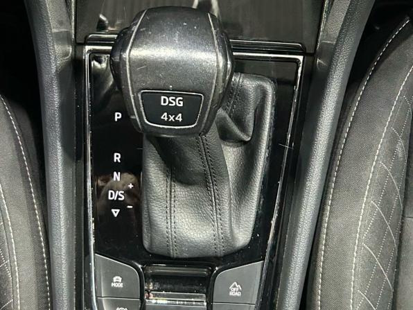 Skoda Karoq I с пробегом 2022 года, цена 2 199 000 рублей, 162233 км, внедорожник, Автокод Объявления