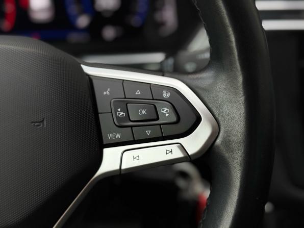 Volkswagen Tiguan II Рестайлинг с пробегом 2021 года, цена 2 399 000 рублей, 89918 км, внедорожник, Автокод Объявления