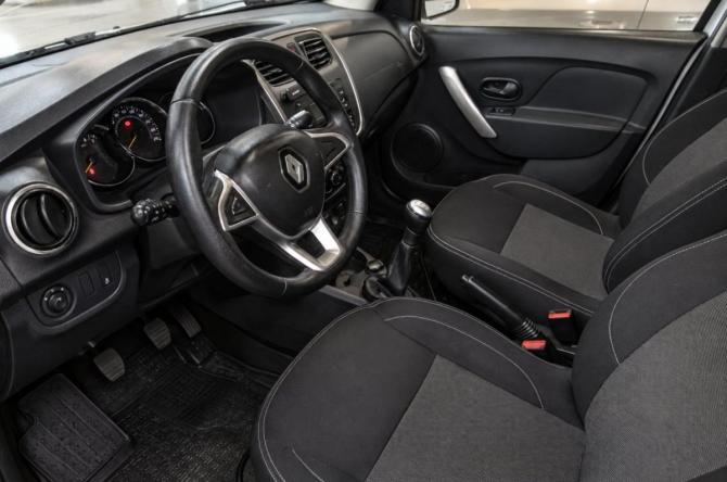 Renault Logan II Рестайлинг с пробегом 2022 года, цена 879 000 рублей, 163000 км, седан, Автокод Объявления