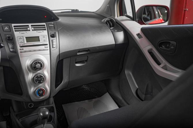 Toyota Yaris II с пробегом 2006 года, цена 579 000 рублей, 170000 км, хэтчбек, Автокод Объявления