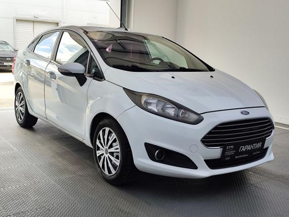 Ford Fiesta Mk6 Рестайлинг с пробегом 2015 года, цена 580 000 рублей, 195180 км, седан, Автокод Объявления