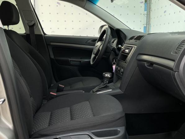 Skoda Octavia II (A5) Рестайлинг с пробегом 2012 года, цена 895 000 рублей, 183564 км, лифтбек, Автокод Объявления