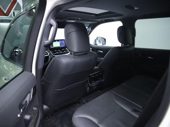 Toyota Land Cruiser 300 Series с пробегом 2021 года, цена 10 990 000 рублей, 112226 км, внедорожник, Автокод Объявления