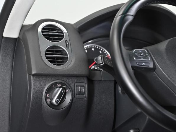 Volkswagen Tiguan I Рестайлинг с пробегом 2013 года, цена 875 000 рублей, 134694 км, внедорожник, Автокод Объявления