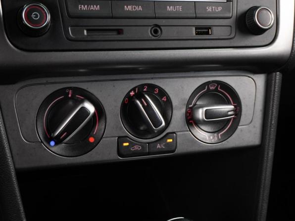 Volkswagen Polo V Рестайлинг с пробегом 2019 года, цена 1 325 000 рублей, 62611 км, седан, Автокод Объявления