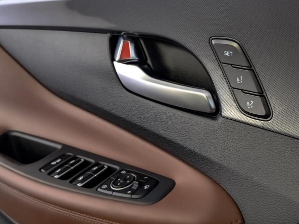 Hyundai Santa Fe IV Рестайлинг с пробегом 2021 года, цена 4 110 000 рублей, 38670 км, внедорожник, Автокод Объявления