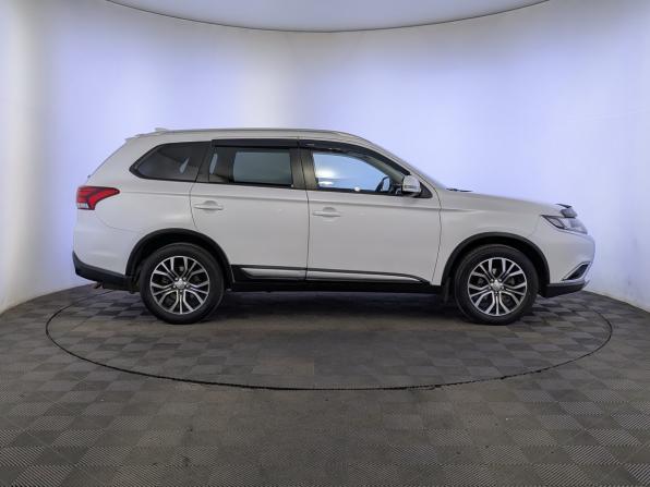 Mitsubishi Outlander III Рестайлинг 2 с пробегом 2018 года, цена 2 150 000 рублей, 93605 км, внедорожник, Автокод Объявления