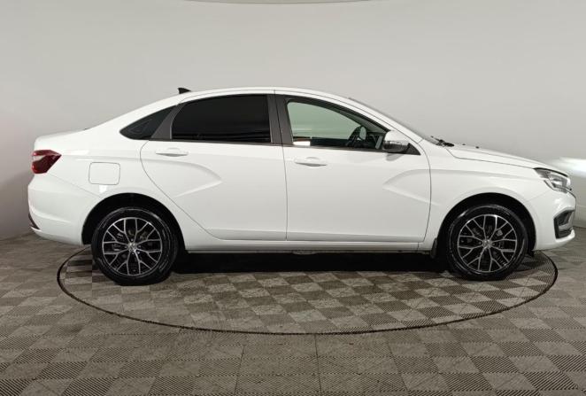 Lada (ВАЗ) Vesta I Рестайлинг (NG) с пробегом 2024 года, цена 1 370 000 рублей, 5842 км, седан, Автокод Объявления