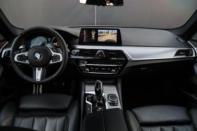 BMW 5 серии VII (G30/G31/G38) с пробегом 2018 года, цена 4 330 000 рублей, 85254 км, седан, Автокод Объявления