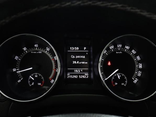 Skoda Yeti I Рестайлинг с пробегом 2016 года, цена 1 319 000 рублей, 215290 км, внедорожник, Автокод Объявления