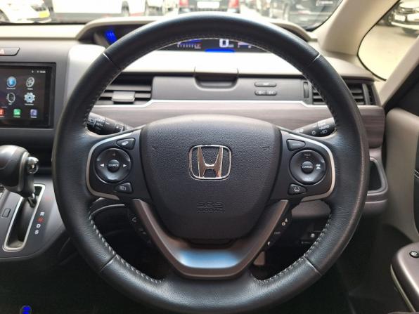 Honda Freed II с пробегом 2017 года, цена 1 751 000 рублей, 39513 км, компактвэн, Автокод Объявления
