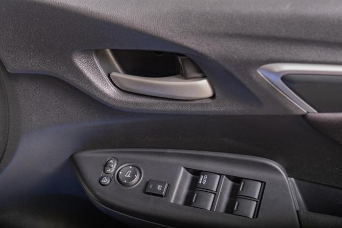 Honda Fit III с пробегом 2013 года, цена 1 099 000 рублей, 86000 км, хэтчбек, Автокод Объявления