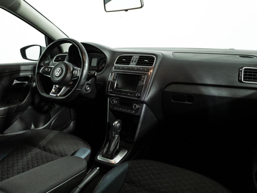 Volkswagen Polo V Рестайлинг Санкт-Петербург  - изображение 9
