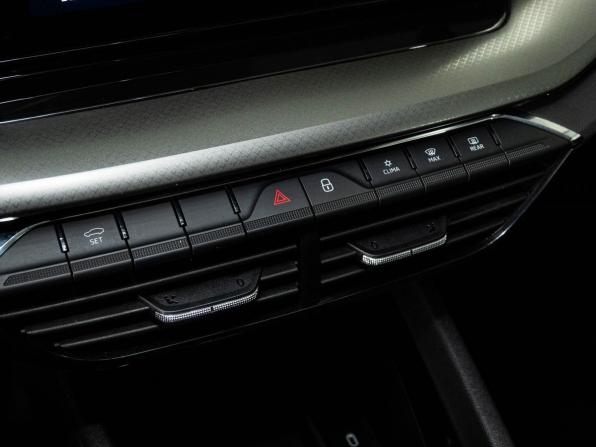 Skoda Octavia IV (A8) с пробегом 2021 года, цена 2 348 000 рублей, 63725 км, лифтбек, Автокод Объявления