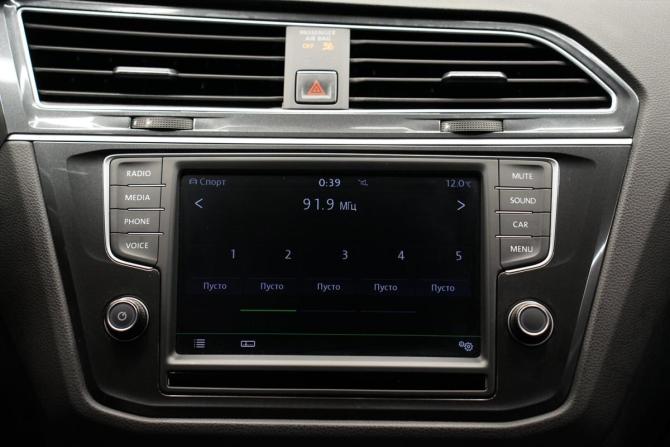 Volkswagen Tiguan II с пробегом 2017 года, цена 2 590 000 рублей, 165000 км, внедорожник, Автокод Объявления