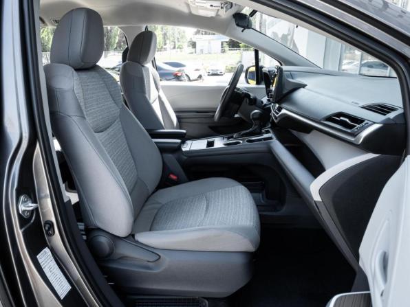 Toyota Sienna IV с пробегом 2021 года, цена 4 030 000 рублей, 81354 км, минивэн, Автокод Объявления