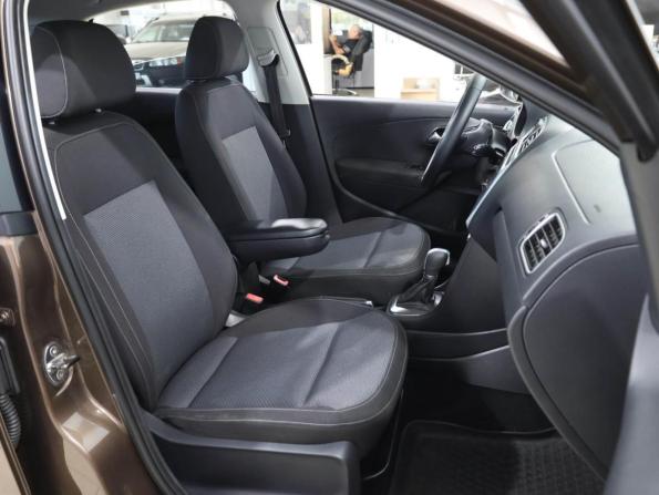 Volkswagen Polo V Рестайлинг с пробегом 2015 года, цена 999 000 рублей, 194170 км, седан, Автокод Объявления