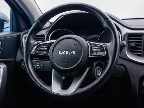 Kia Ceed III Рестайлинг с пробегом 2021 года, цена 2 076 000 рублей, 74991 км, хэтчбек, Автокод Объявления