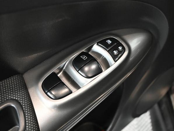 Nissan Juke I с пробегом 2012 года, цена 970 000 рублей, 137241 км, внедорожник, Автокод Объявления