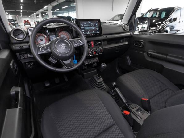 Suzuki Jimny IV с пробегом 2025 года, цена 3 950 000 рублей, 50 км, внедорожник, Автокод Объявления